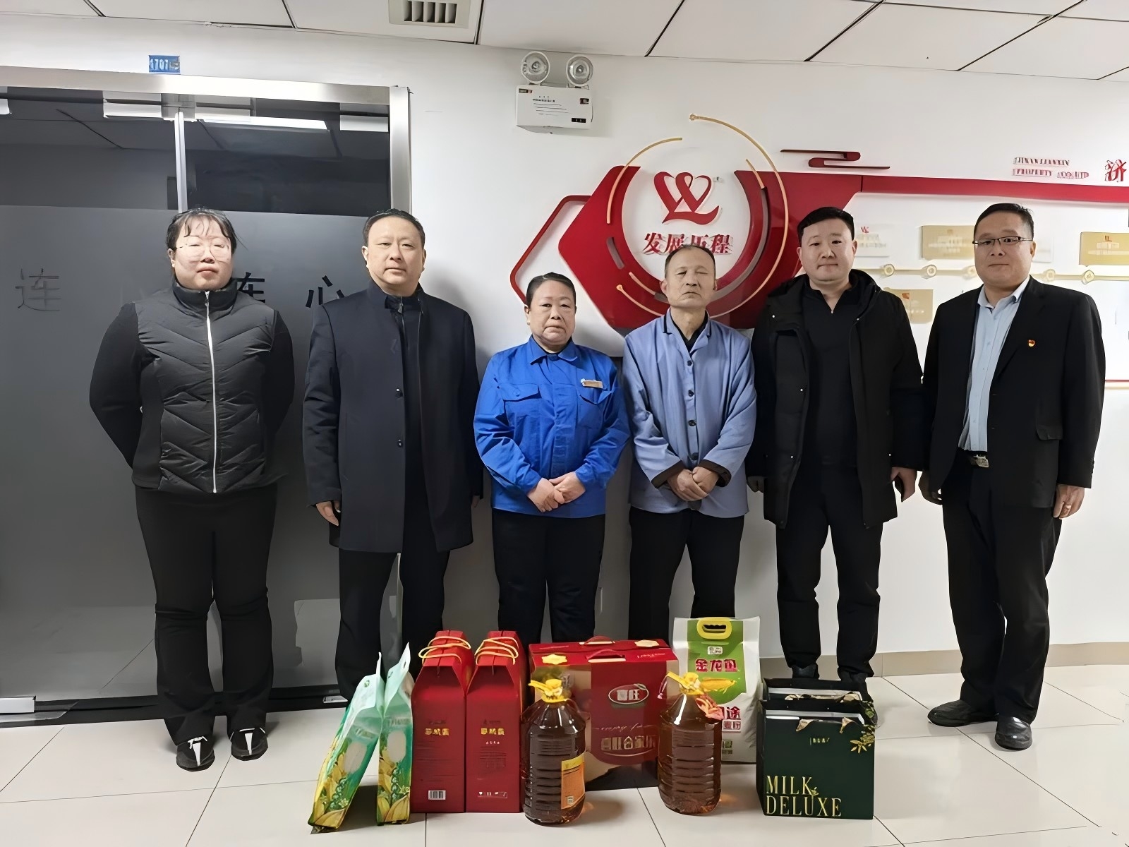濟南市物業(yè)協(xié)會走訪慰問連心物業(yè)特困職工